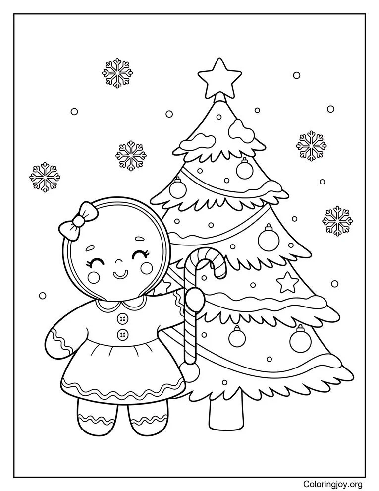 Linda niña de pan de jengibre sosteniendo un caramelo junto a un árbol de Navidad cubierto de nieve
